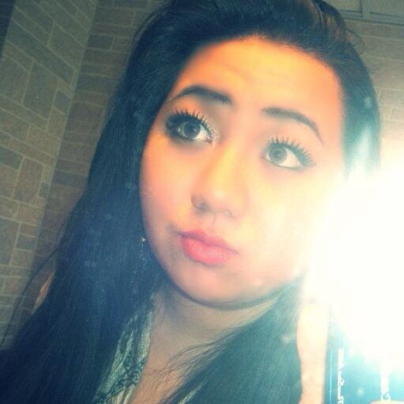 Profile Picture of Kaying Yang (@kay_4everr) on Poshmark