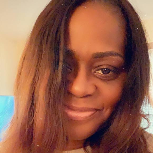 Profile Picture of Yolanda Shaw (@yolanda45) on Poshmark