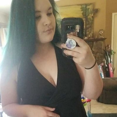 Profile Picture of Jillian Howell (@Jillian49549624) on Twitter