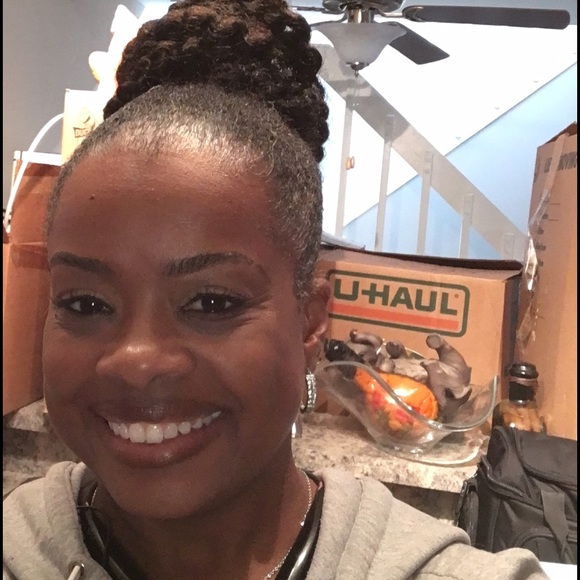 Profile Picture of Tasha Patterson (@1tmpatterson) on Poshmark