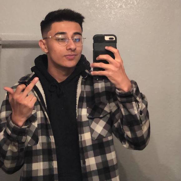 Profile Picture of Chris Giordano (@medicatedsyrup) on Poshmark