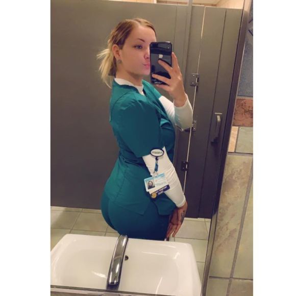Profile Picture of Haley Chaffer (@haleychaffer) on Poshmark