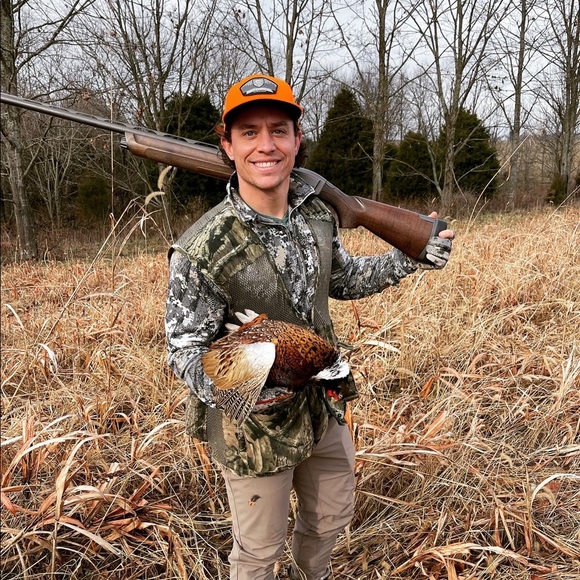 Profile Picture of Rob Phillips (@mrphillips416) on Poshmark