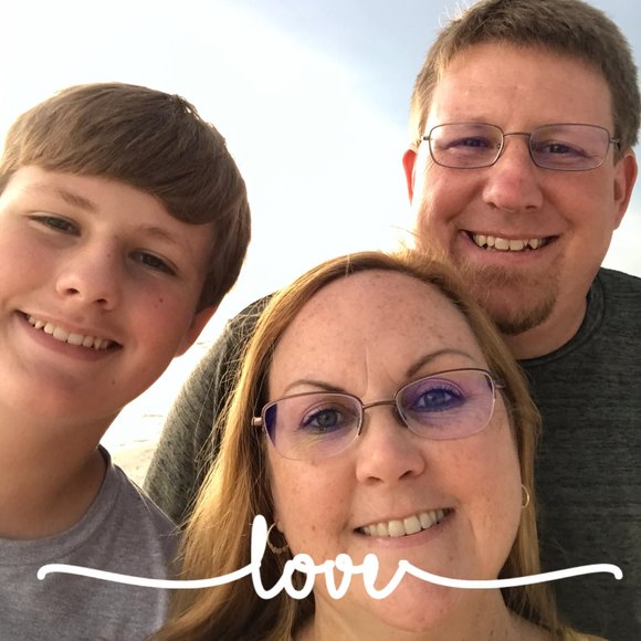 Profile Picture of Lisa Bellot (@lisabellot) on Poshmark