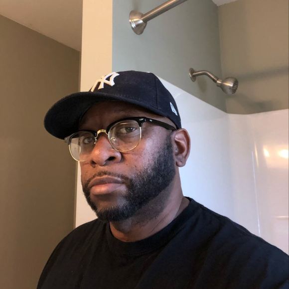 Profile Picture of Steven Harry (@stevenharry71) on Poshmark