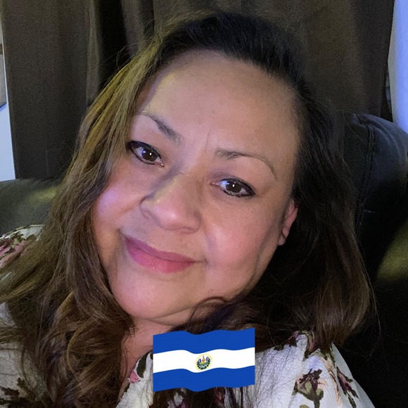 Profile Picture of Deborah Hidalgo (@deborah_calasin) on Poshmark