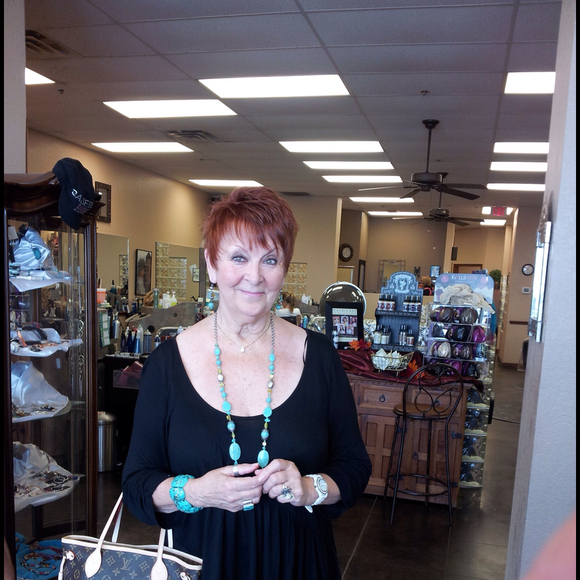 Dinah Khollman - Poshmark Profile Picture of Dinah Khollman (@diva_dinah13) on Poshmark