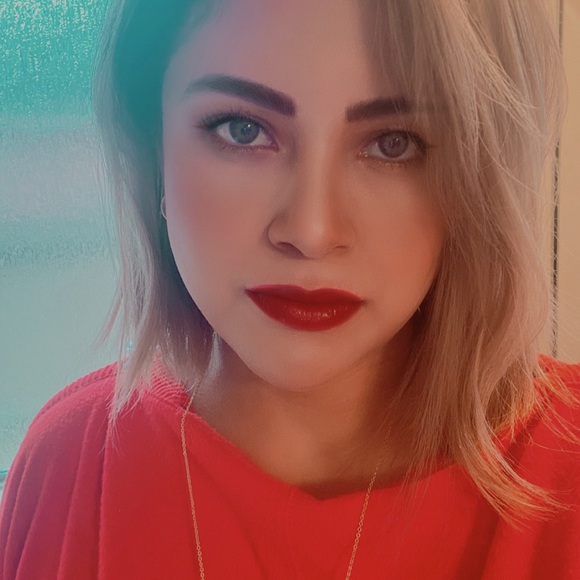 Profile Picture of Krystal Rodriguez (@crodri772) on Poshmark