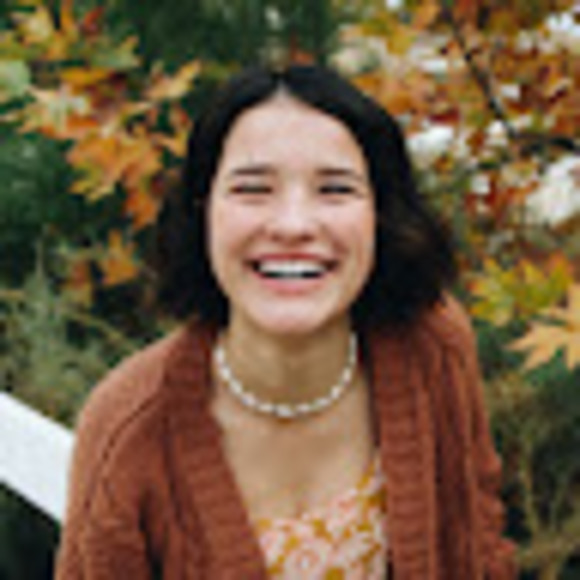 Profile Picture of Natalie Hsieh (@nataliehsieh1) on Poshmark