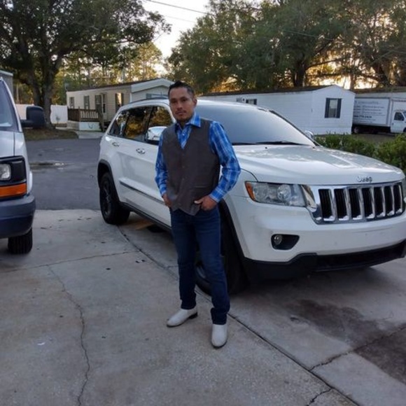 Profile Picture of Noe Cordova (@noec39846) on Poshmark