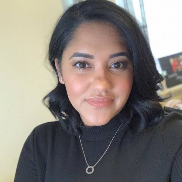 Profile Picture of Yenifer Sosa baartz (@yenisosa) on Poshmark