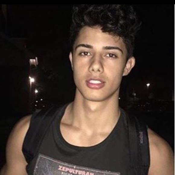 Profile Picture of Chett Gordan (@ceowilliamburg) on Poshmark