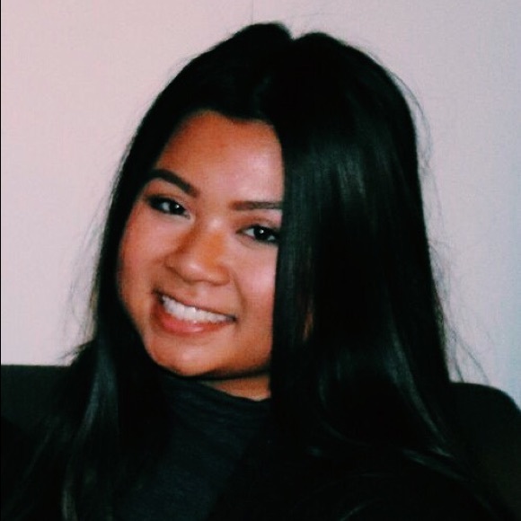 Profile Picture of Kelli Nguyen (@kellinguyenn) on Poshmark