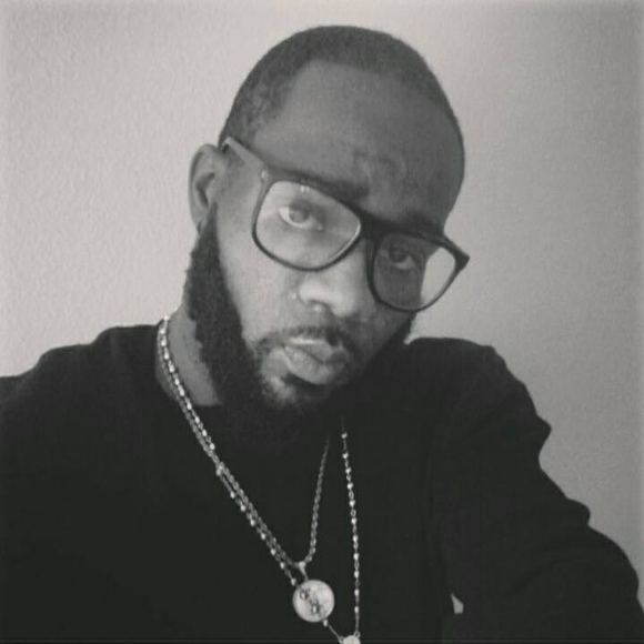 Profile Picture of Daniel Self (@de_brezzy) on Poshmark