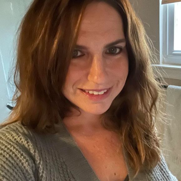 Profile Picture of Katie Droogan (@ktln83) on Poshmark