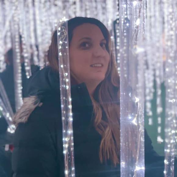 Profile Picture of Alison Ries (@aliries) on Poshmark