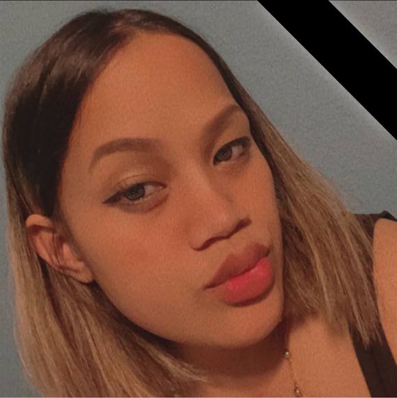 Profile Picture of Jana janting Amram (@janaamram16) on Poshmark