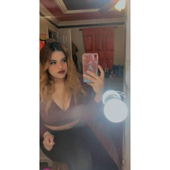 Profile Picture of Fernanda Alberti (@fernandaalberti) on Poshmark