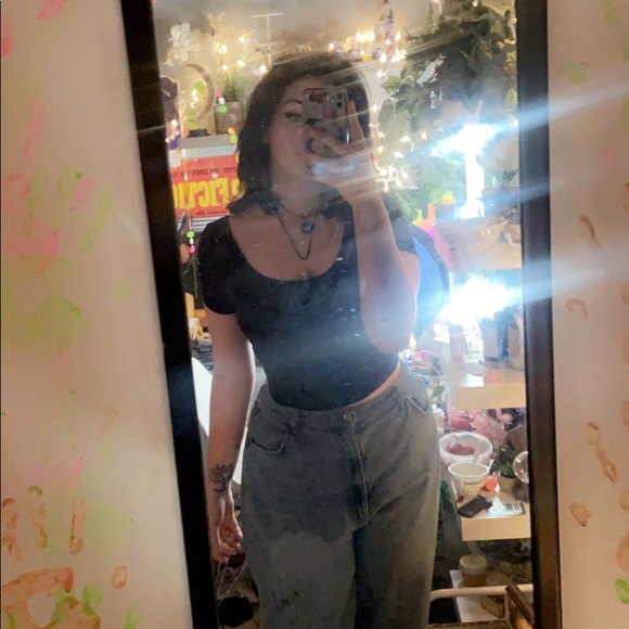 Profile Picture of Sydney Lakeman (@sydneylakeman05) on Poshmark