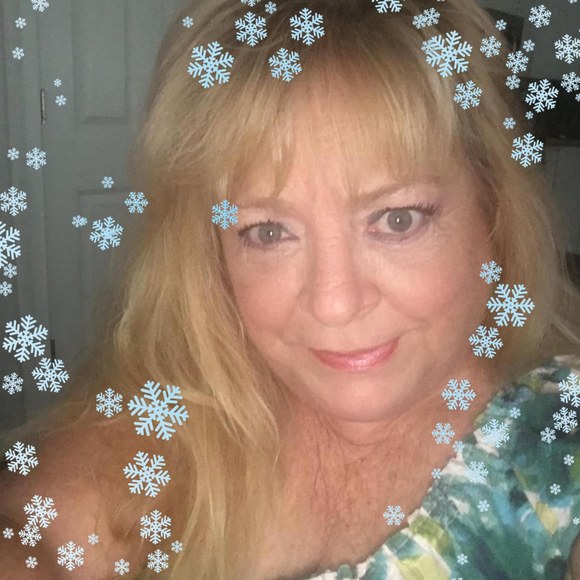 Ruth Pekari - Poshmark Profile Picture of Ruth Pekari (@rpekari) on Poshmark