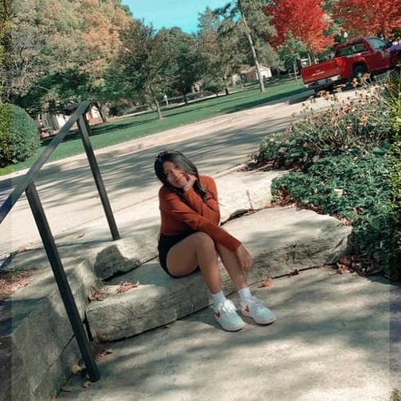 Profile Picture of Joselyn Jimenez (@cuellar2787) on Poshmark