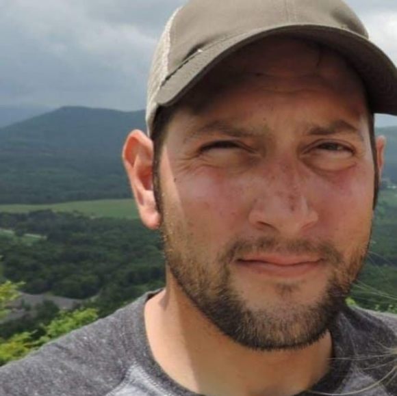 Profile Picture of Tony Bonitatibus (@tonybonitatibus) on Poshmark