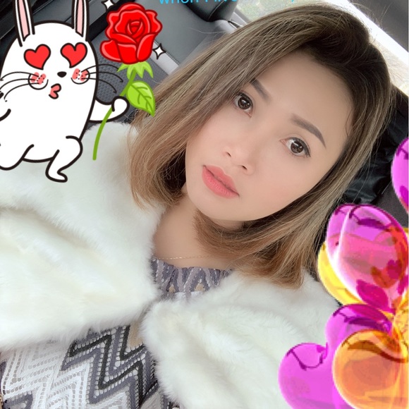 Profile Picture of Julia Nguyen (@thuongjulia88) on Poshmark