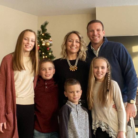 Profile Picture of Brian Petersen (@brianpetersen) on Poshmark