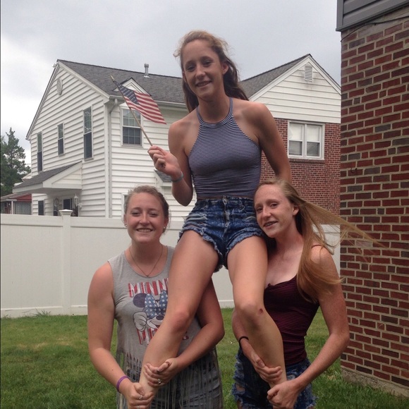 Profile Picture of Emma Seifried (@em_seif16) on Poshmark