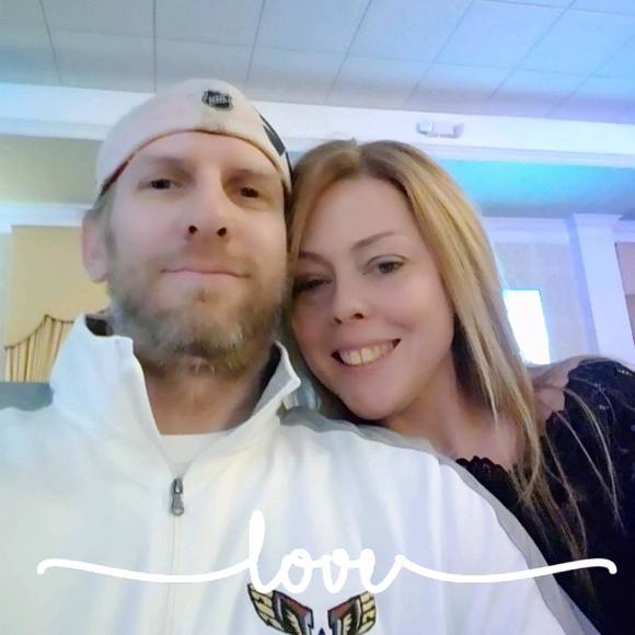 Profile Picture of Erica Leahey (@bill1210) on Poshmark