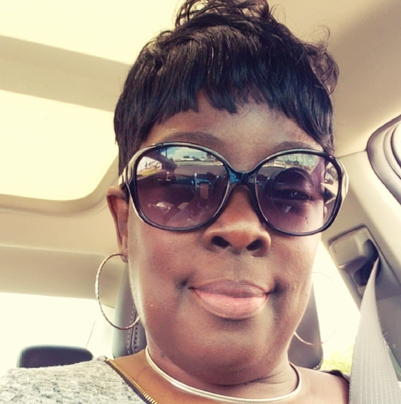 Profile Picture of Joyce Flemings (@joyceflemings) on Poshmark