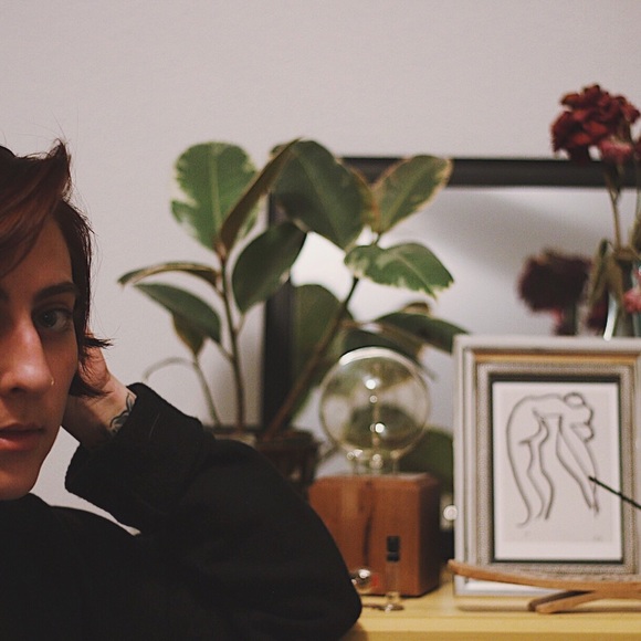 Profile Picture of Stevie Tavener (@steviekaye) on Poshmark