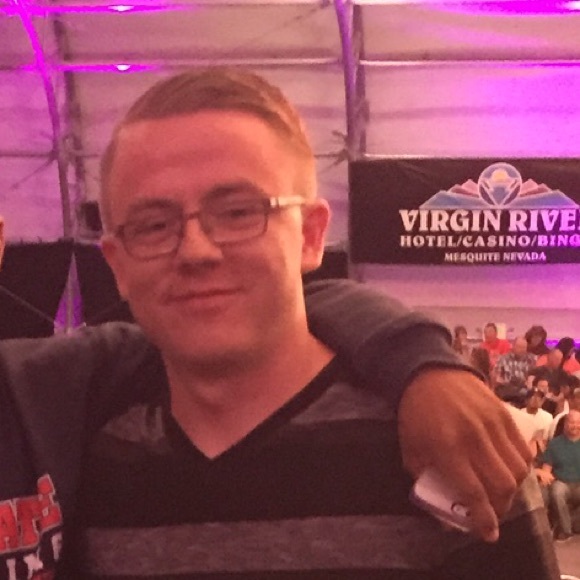 Profile Picture of Sean Saunders (@seansaunders30) on Poshmark