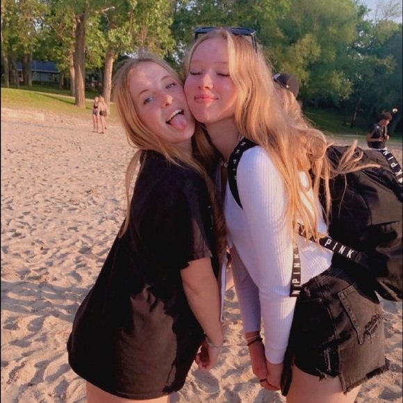 Profile Picture of Kyleigh Tenbroeck (@ktenbroeck) on Poshmark