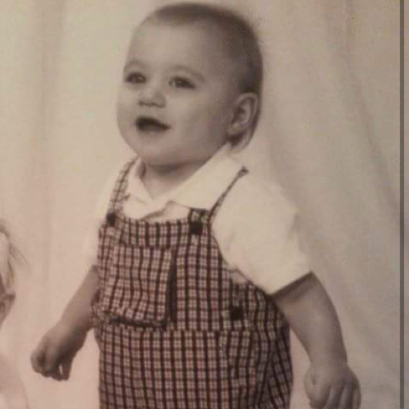 Profile Picture of James Coombs (@jcoombs021) on Poshmark