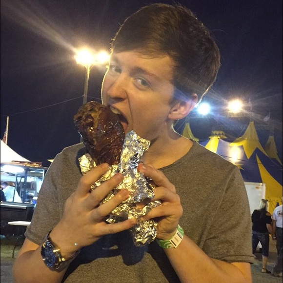 Profile Picture of Evan Byrd (@ebyrd1990) on Poshmark