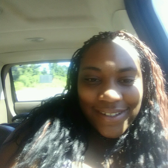 Profile Picture of Brianna Downs (@bridowns26) on Poshmark
