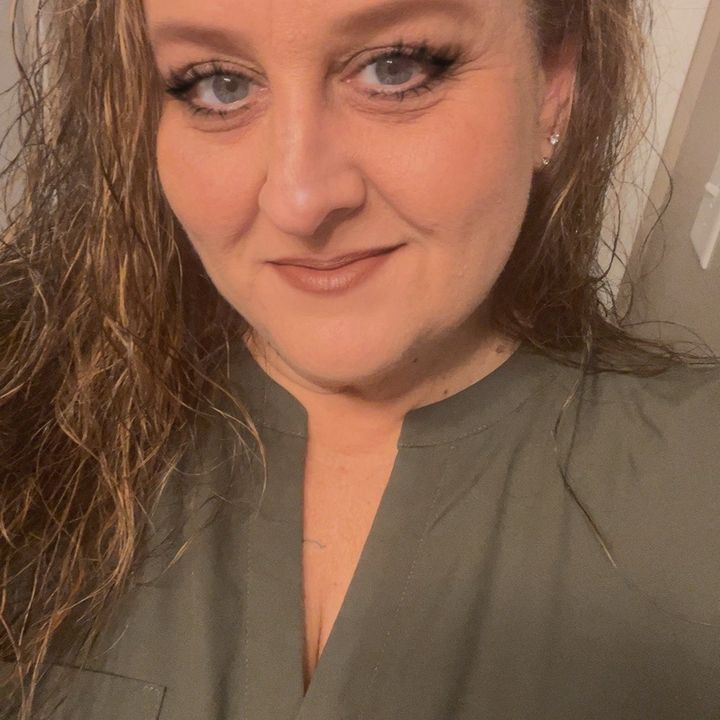 Profile Picture of Elizabeth (@epersi76) on Tiktok