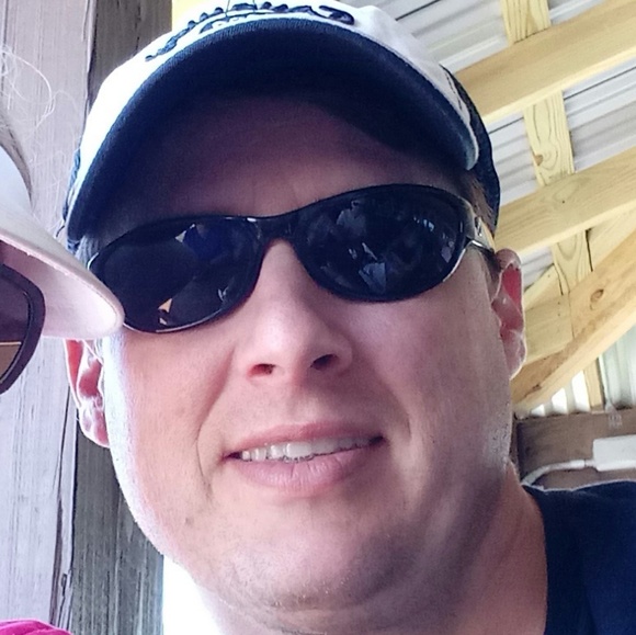 Profile Picture of Rob Stewart (@stewmeistr) on Poshmark