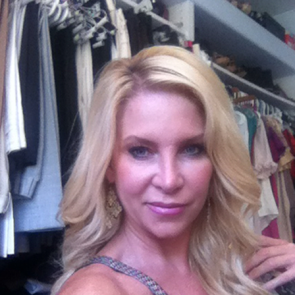Profile Picture of Shelly Curtis (@shellyc10) on Poshmark