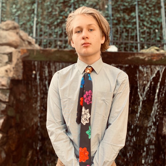 Profile Picture of Devin Frank (@poshpiles) on Poshmark