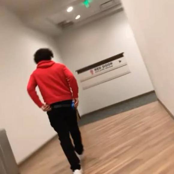 Profile Picture of Max Lizardi (@maxlizardi) on Poshmark