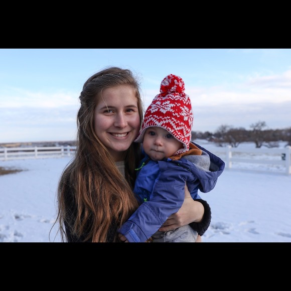 Profile Picture of Shelby Pasque (@shelbypasque) on Poshmark