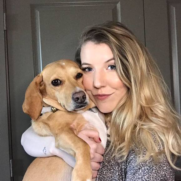 Profile Picture of Hanna Riddle (@hannariddle) on Poshmark