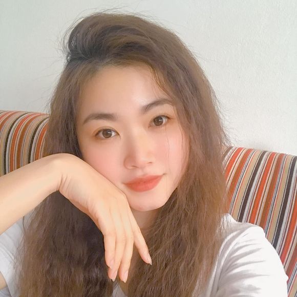 Profile Picture of Ngocyen Chung (@ngocyenchung) on Poshmark