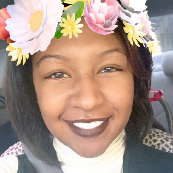 Profile Picture of Jasmine Toliver (@jasleah27) on Poshmark