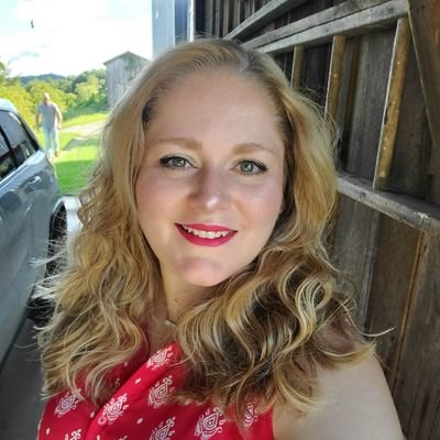 Profile Picture of Autumn Osborne (@MrsOsborne1122) on Twitter