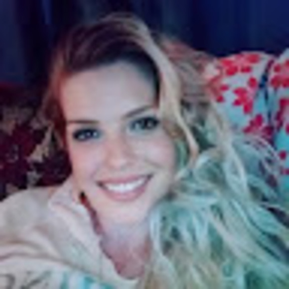 Profile Picture of Brandy Stokes2 (@stokesqueen11) on Poshmark