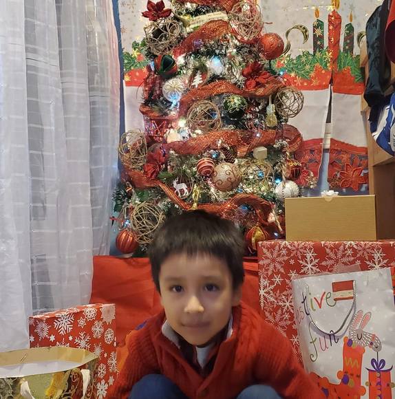 Victor-and Araceli jaramillo - Poshmark Profile Picture of Victor-and Araceli jaramillo (@aracelitvr) on Poshmark