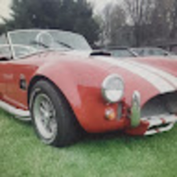 Profile Picture of Ronnie Roberts (@ronnierobert441) on Poshmark